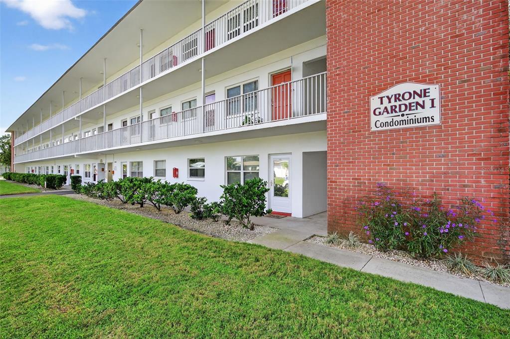 5728 14TH AVENUE N UNIT 202B