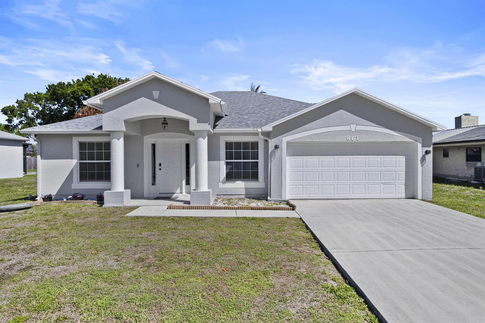 861 SE Cavern Avenue, Port St. Lucie FL 34983