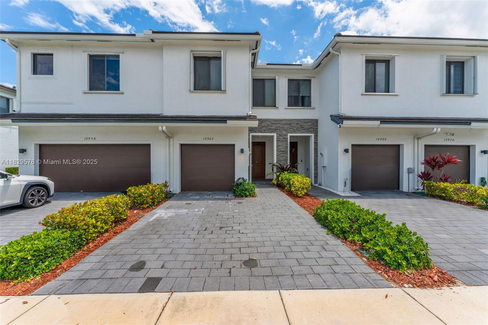 10962 SW 235, Homestead FL 33032