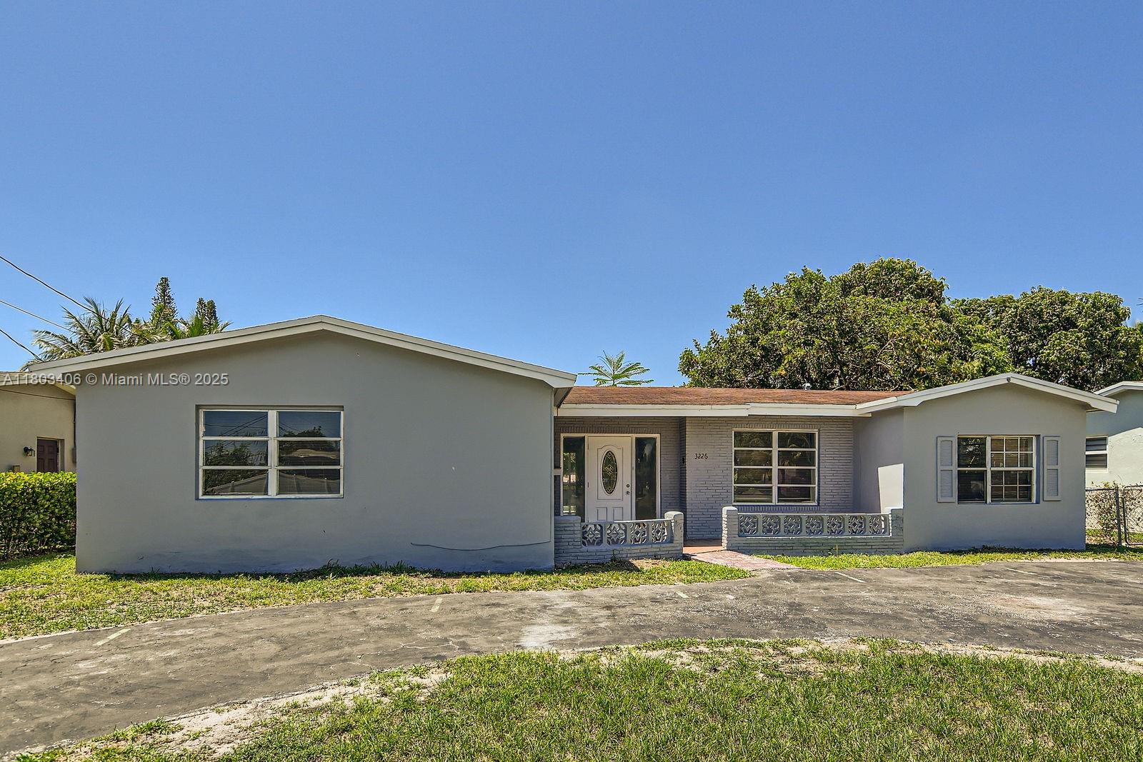 3226 NW 41st St, Lauderdale Lakes FL 33309