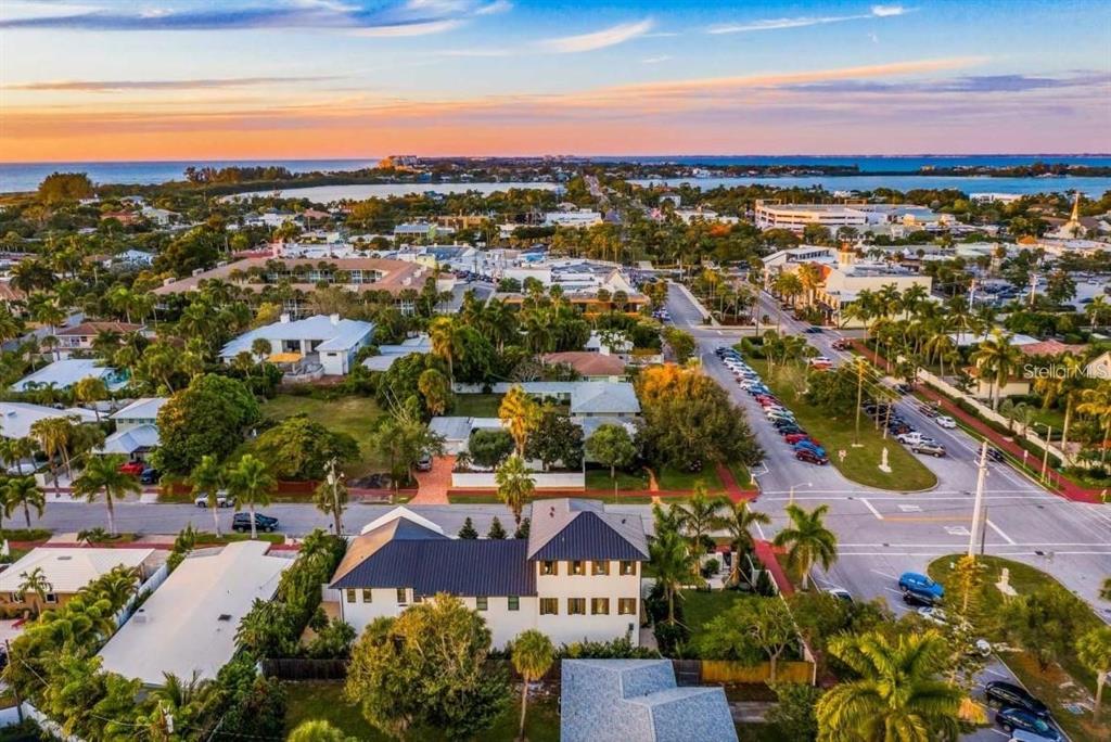 340 JACKSON DRIVE, SARASOTA, FL — photo 3 of 30