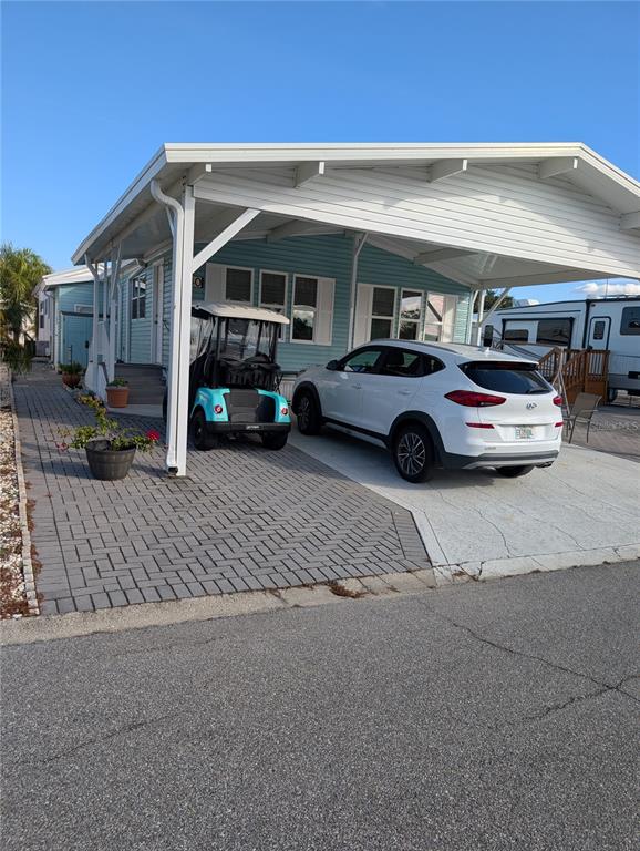 240 LAKE CREST LOOP