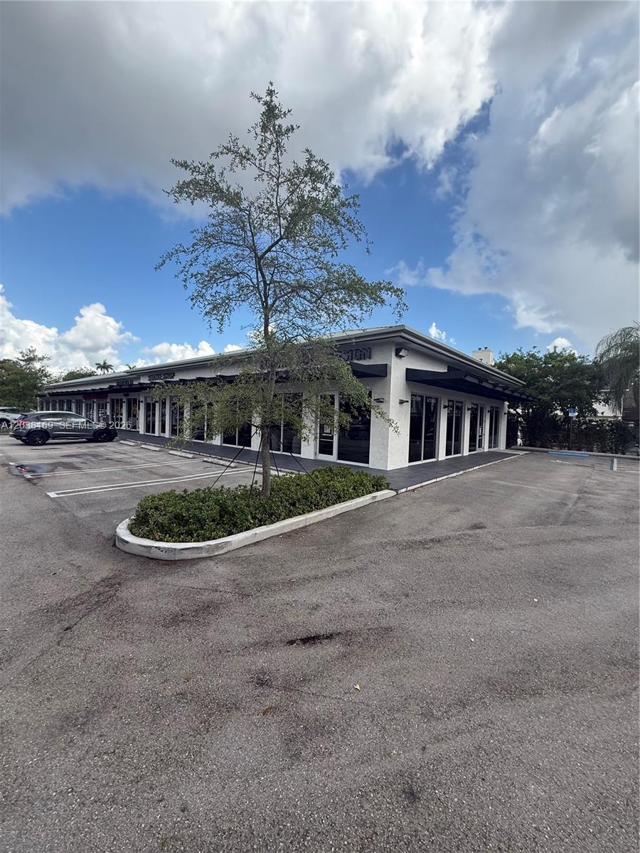 8205 NW 12th St, Doral FL 33126