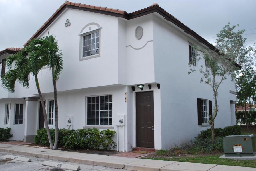 4154 Napoli Lake Drive, Riviera Beach FL 33410