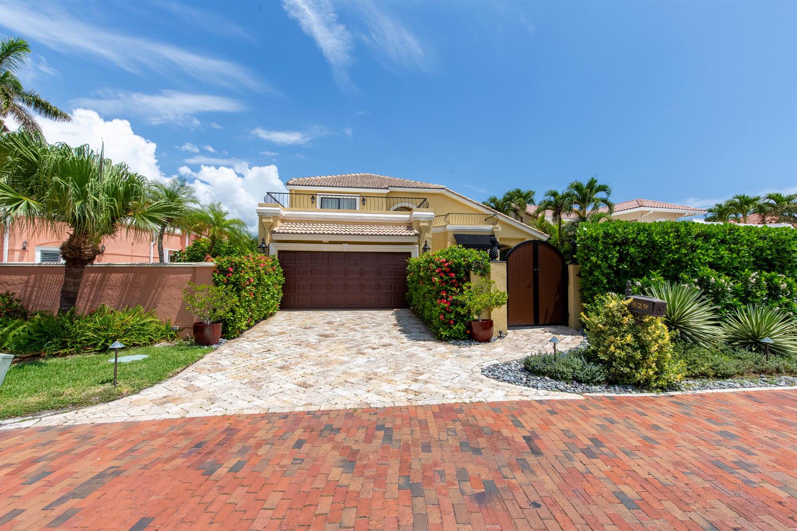 529 Pelican Way, Delray Beach FL 33483
