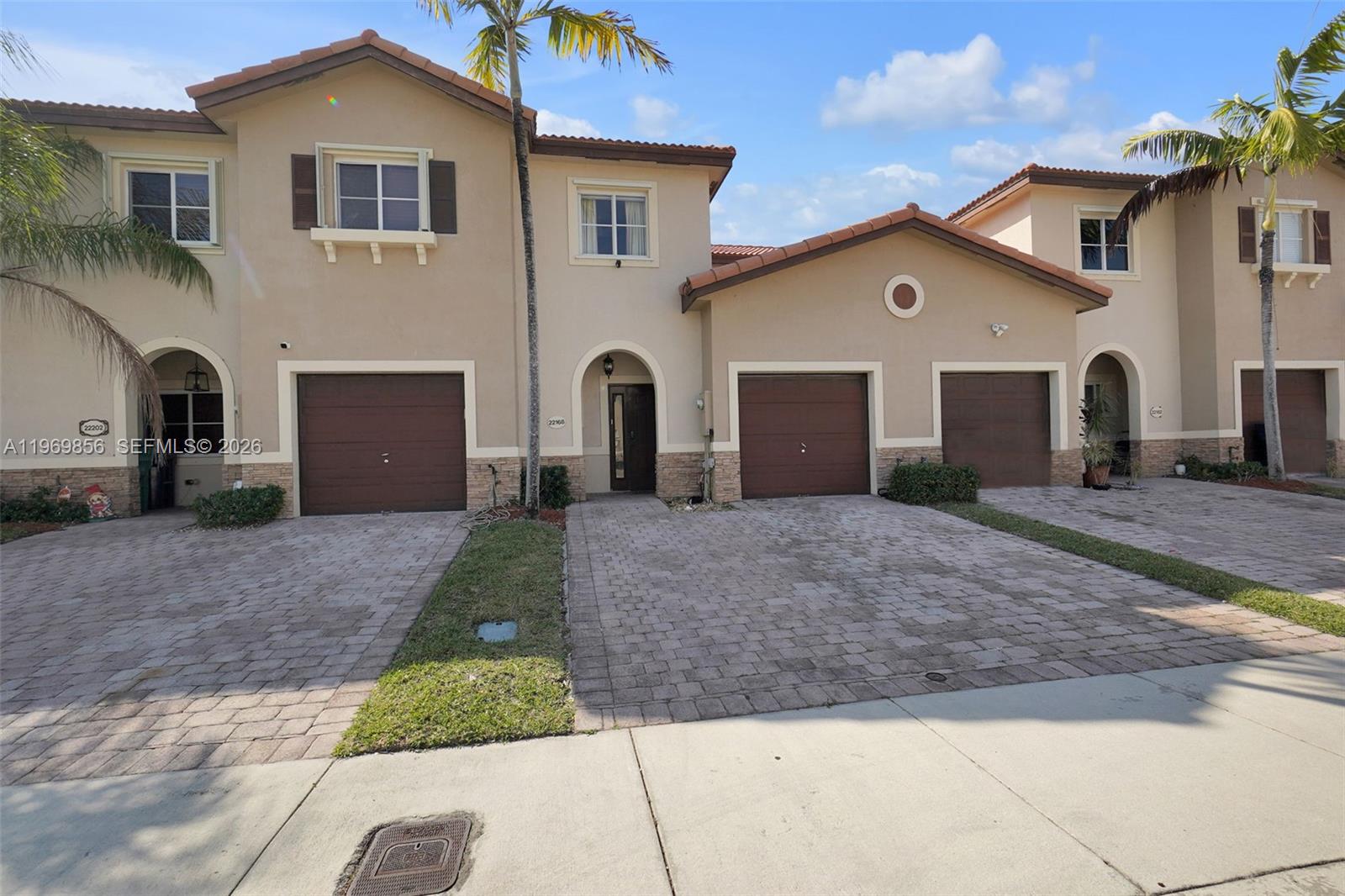 22168 SW 88th Path, Cutler Bay FL 33190