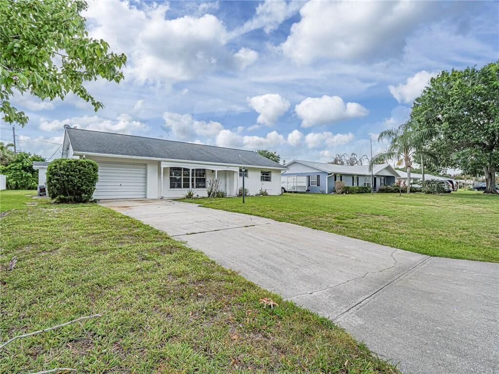 136 16th Avenue, Vero Beach FL 32962