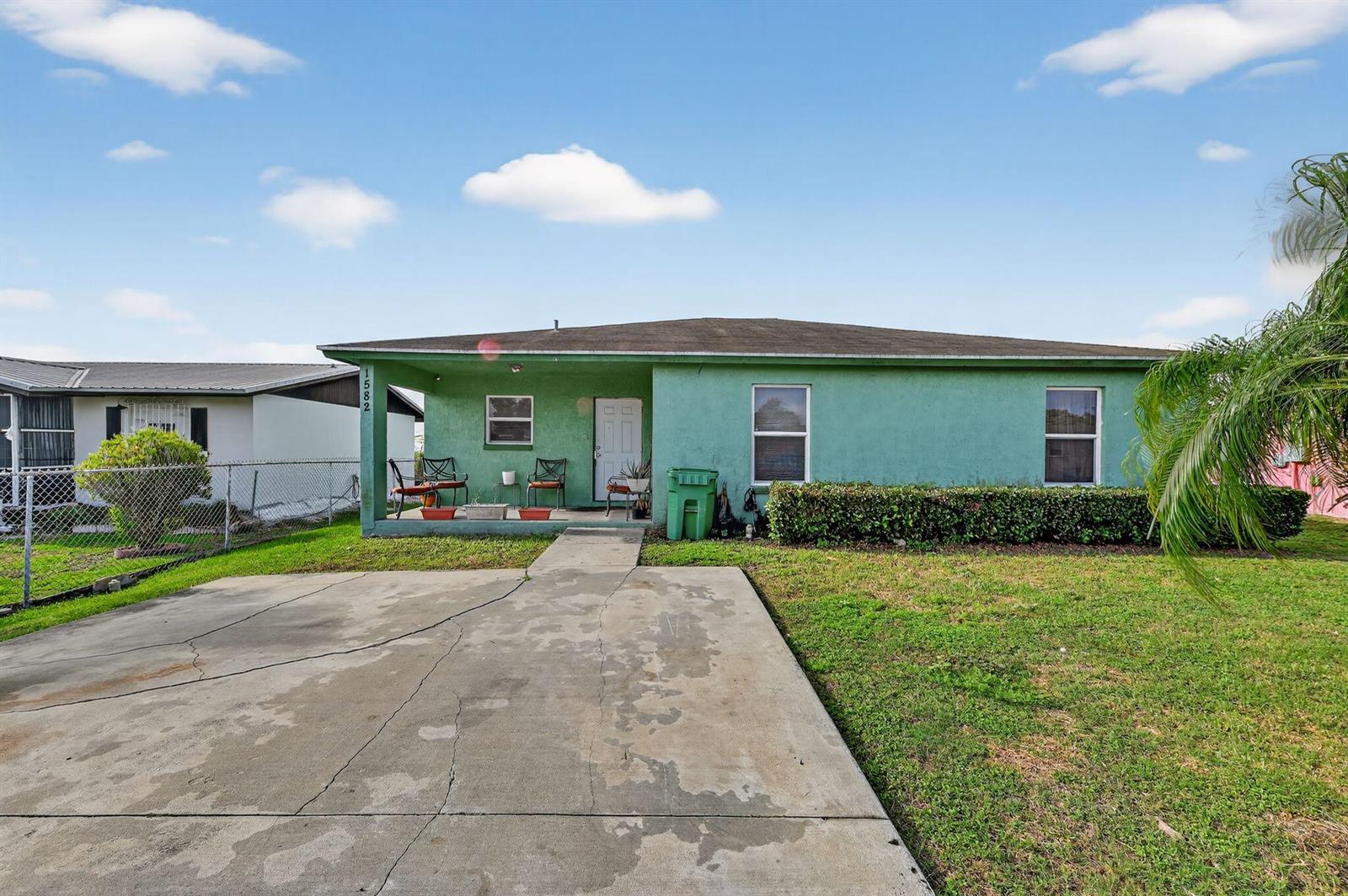 1582 Reverend Jesse Biggs Boulevard, Pahokee FL 33476