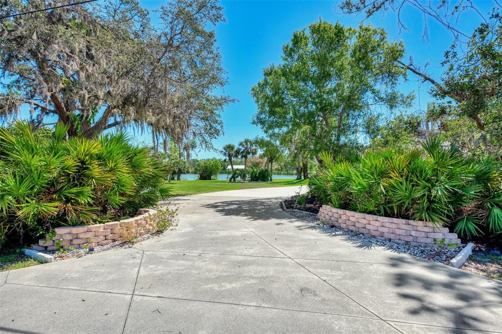 5885 DENISON DRIVE, VENICE, FL — photo 4 of 30