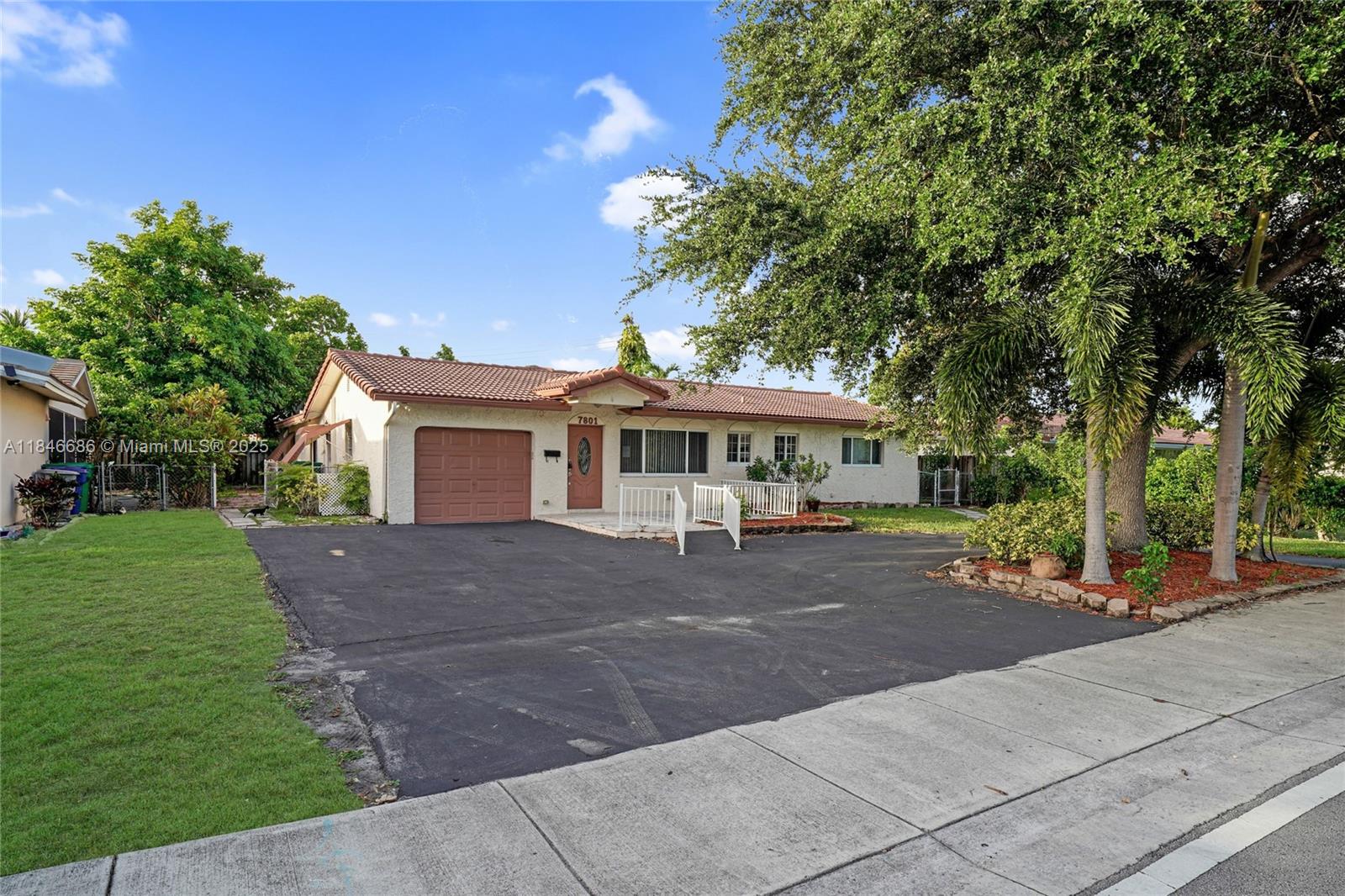 7801 NW 40th St, Coral Springs FL 33065