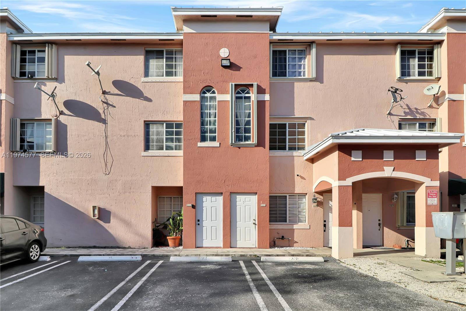 12015 SW 14th St # C, Miami FL 33184