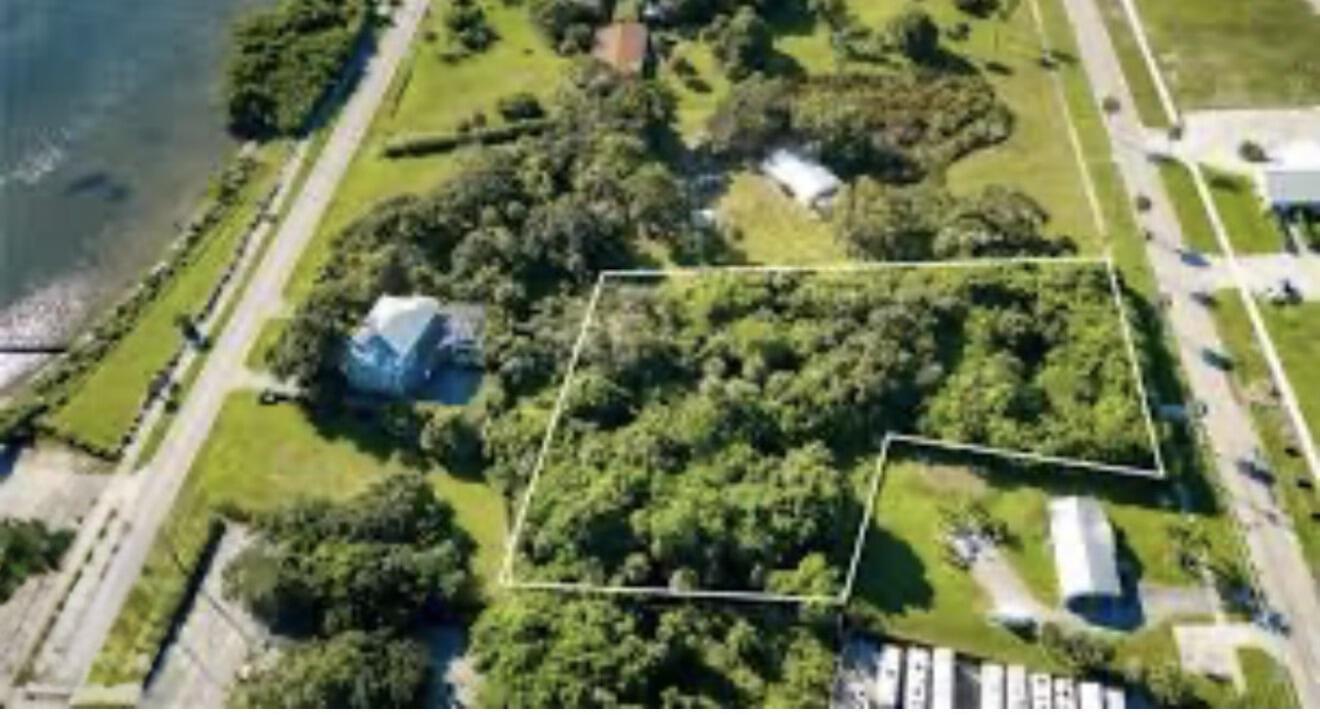 1654 N Central Avenue, Sebastian FL 32958
