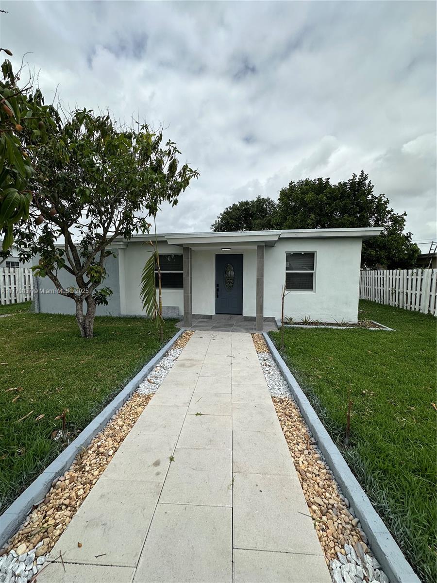 6335 Wiley St, Hollywood FL 33023