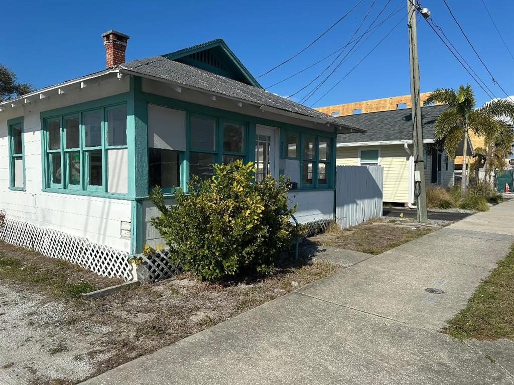 736 MAIN STREET
