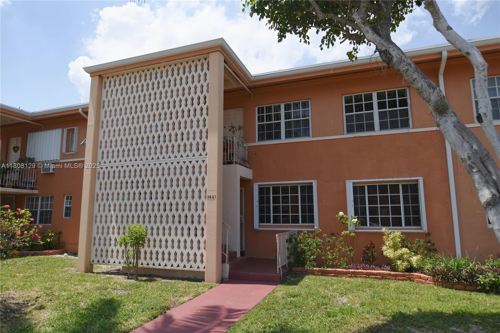 3621 SW 10th St # 4B, Miami FL 33135