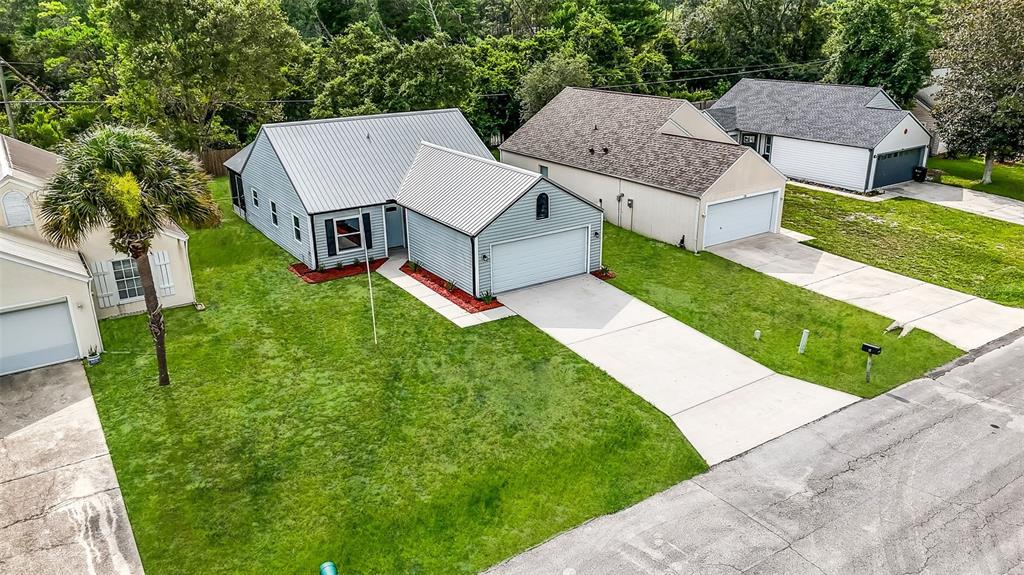 17 WOOD ASH LANE