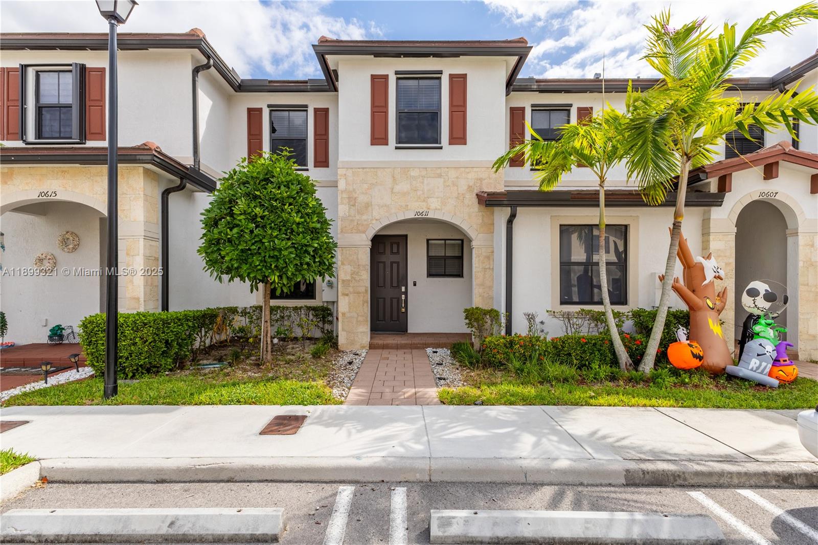 10611 W 33rd Ct, Hialeah FL 33018