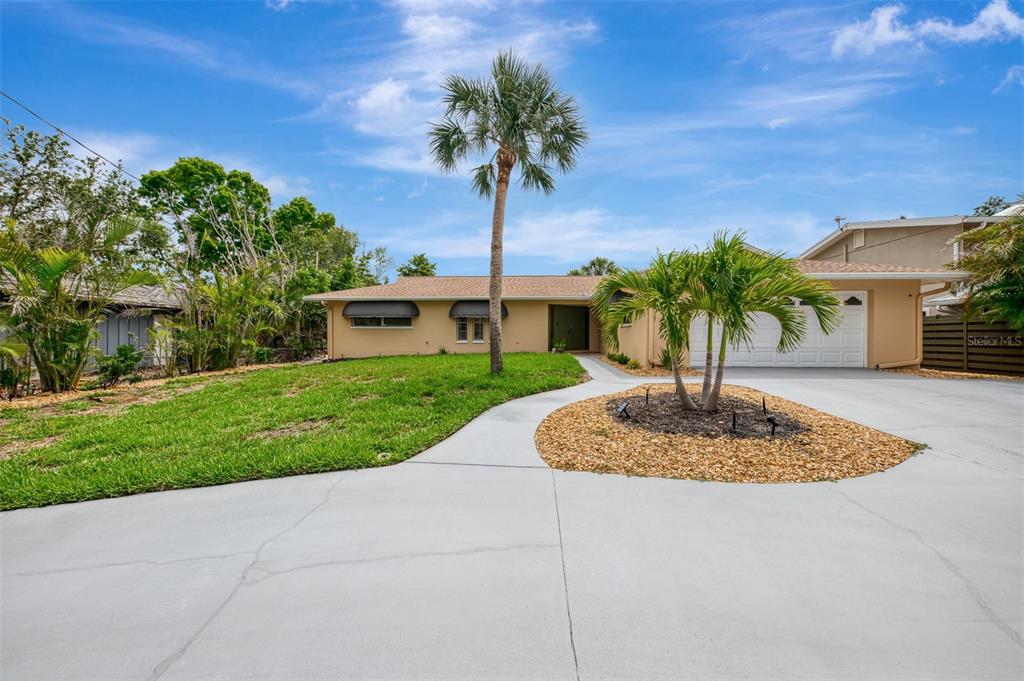 4946 COMMONWEALTH DRIVE, SARASOTA, FL — photo 2 of 30