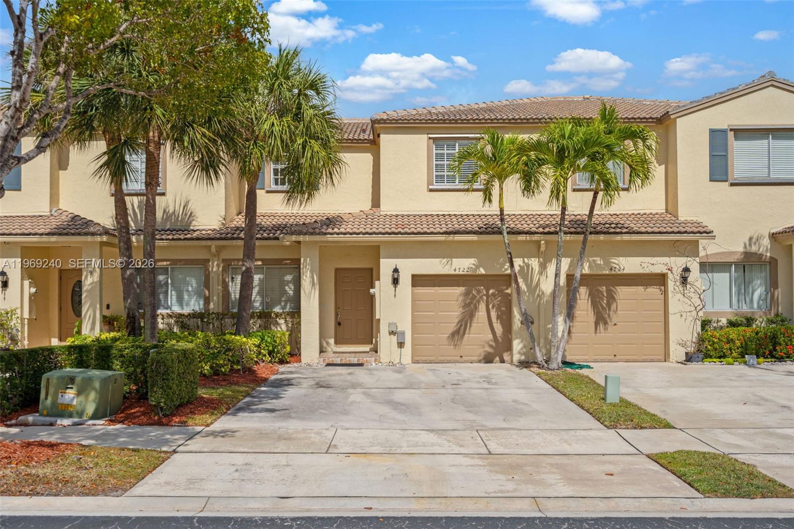 4722 Lago Vista Dr, Coconut Creek FL 33073