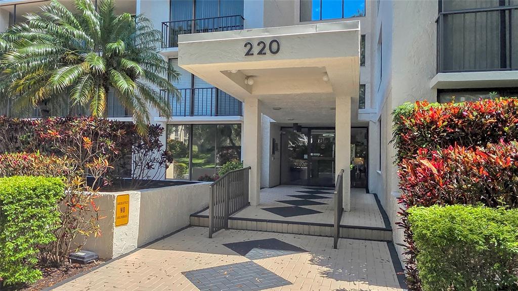 220 BELLEVIEW BOULEVARD UNIT 812, BELLEAIR, FL — photo 2 of 30