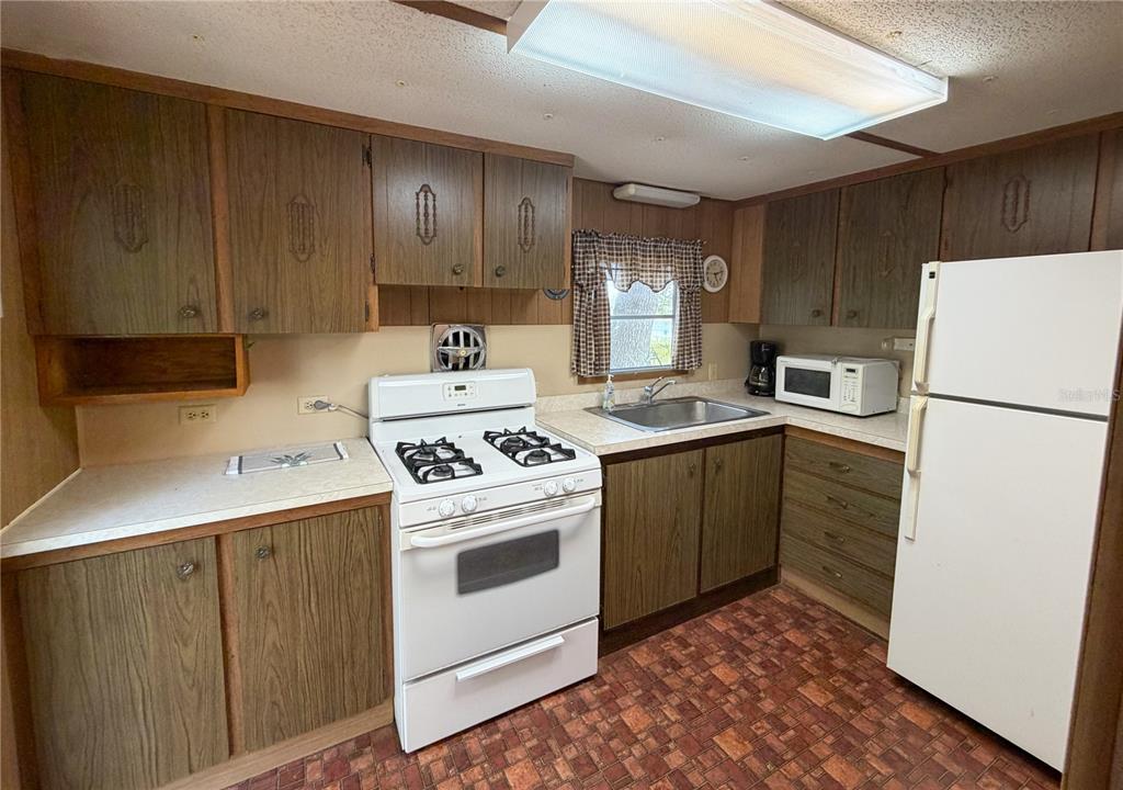 170 E COWPEN LAKE POINT ROAD, HAWTHORNE, FL — photo 4 of 28