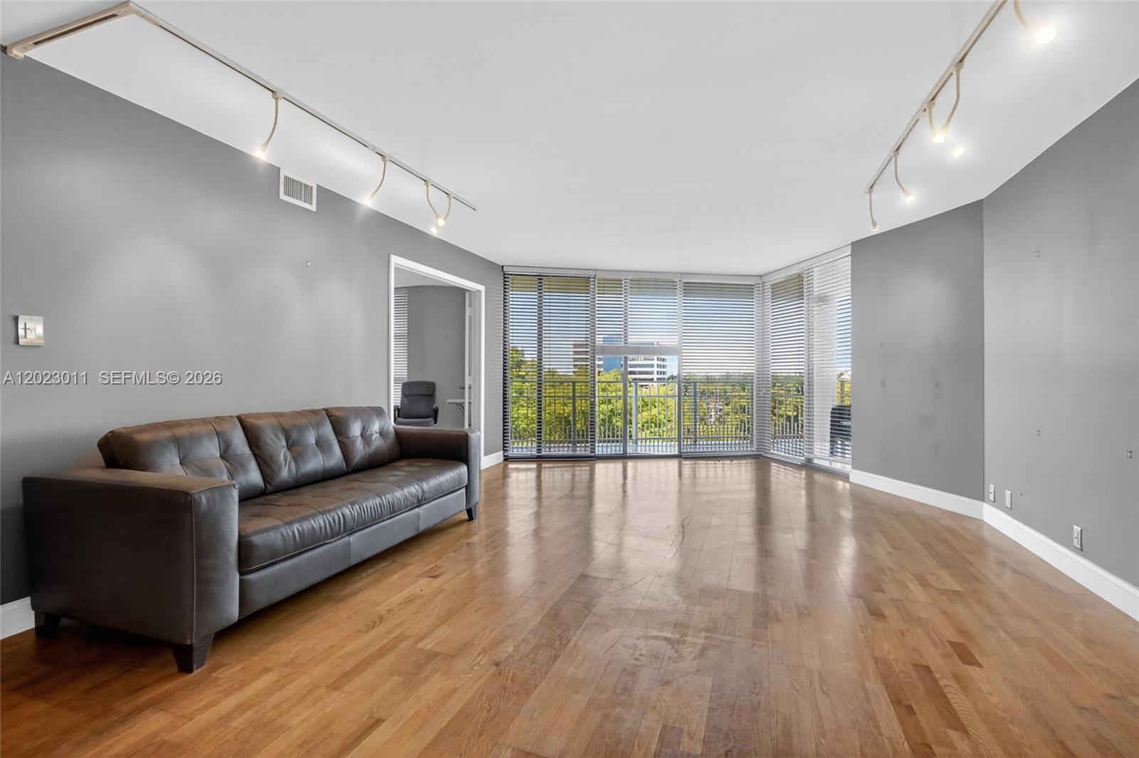 2000 Towerside Ter # 709, Miami FL 33138