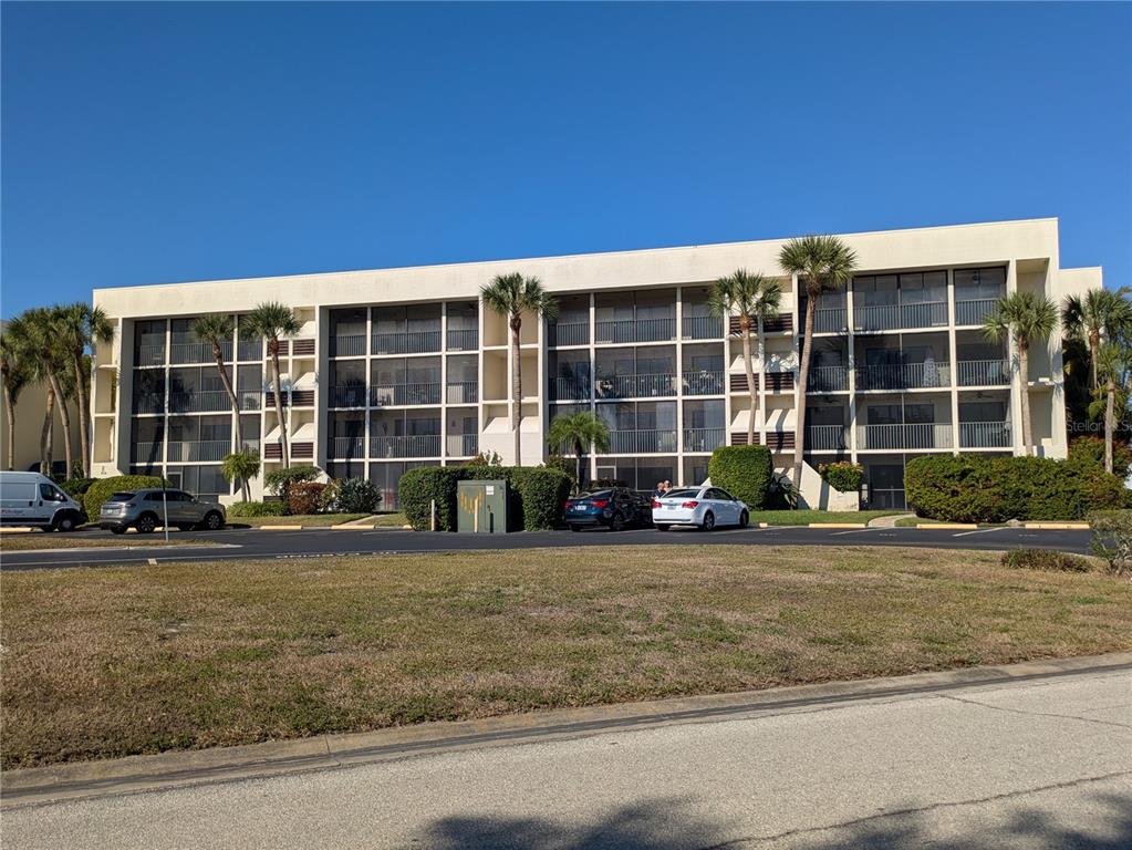6114 43RD STREET W UNIT 106E