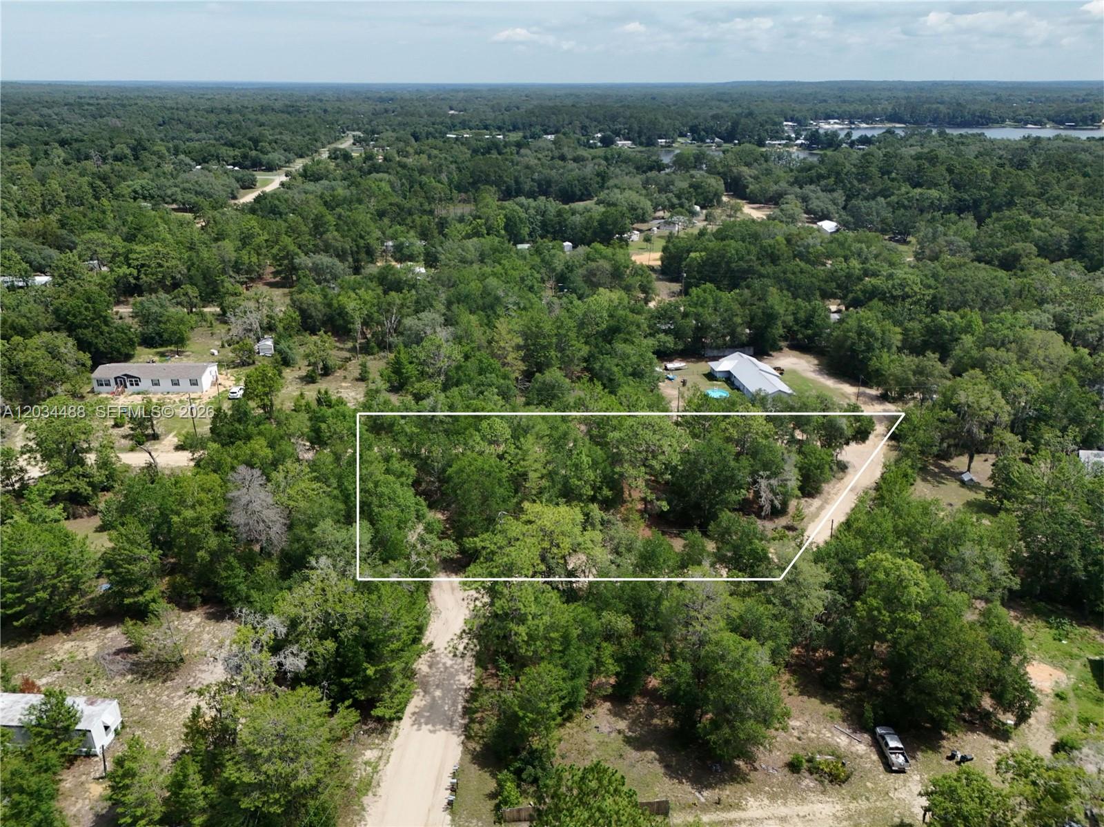 225 MIRROR LAKE DR, Other City - In The State Of Florida FL 32148