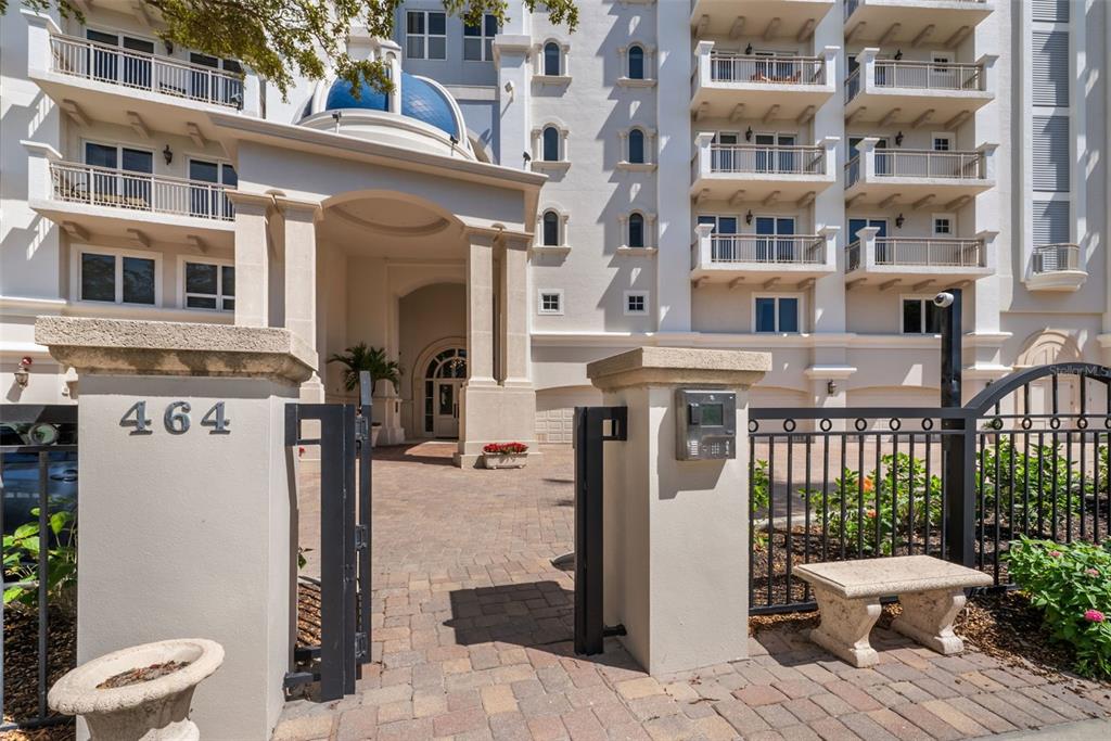 464 GOLDEN GATE POINT UNIT 703, SARASOTA, FL — photo 5 of 30