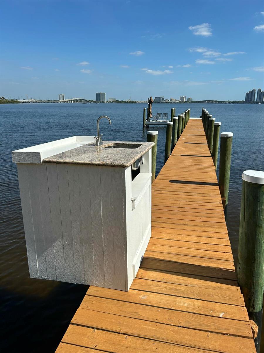67 W North Shore Avenue, FL 33903