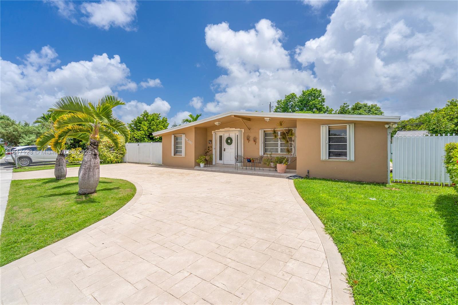 11500 SW 43rd Ter, Miami FL 33165