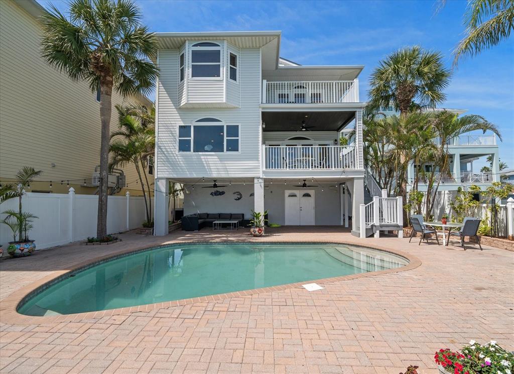 8685 E BAY DRIVE, TREASURE ISLAND, FL — photo 5 of 30