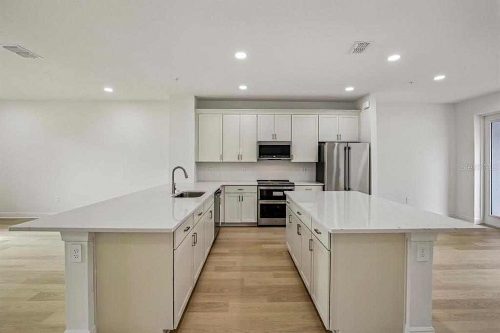 17817 BROADLEAF LOOP, VENICE, FL — photo 3 of 29