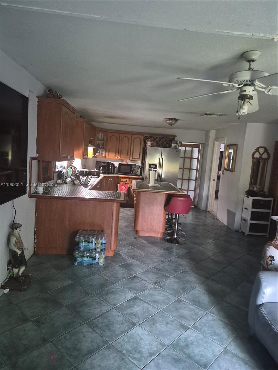 399 NW 98th St, Miami FL 33150