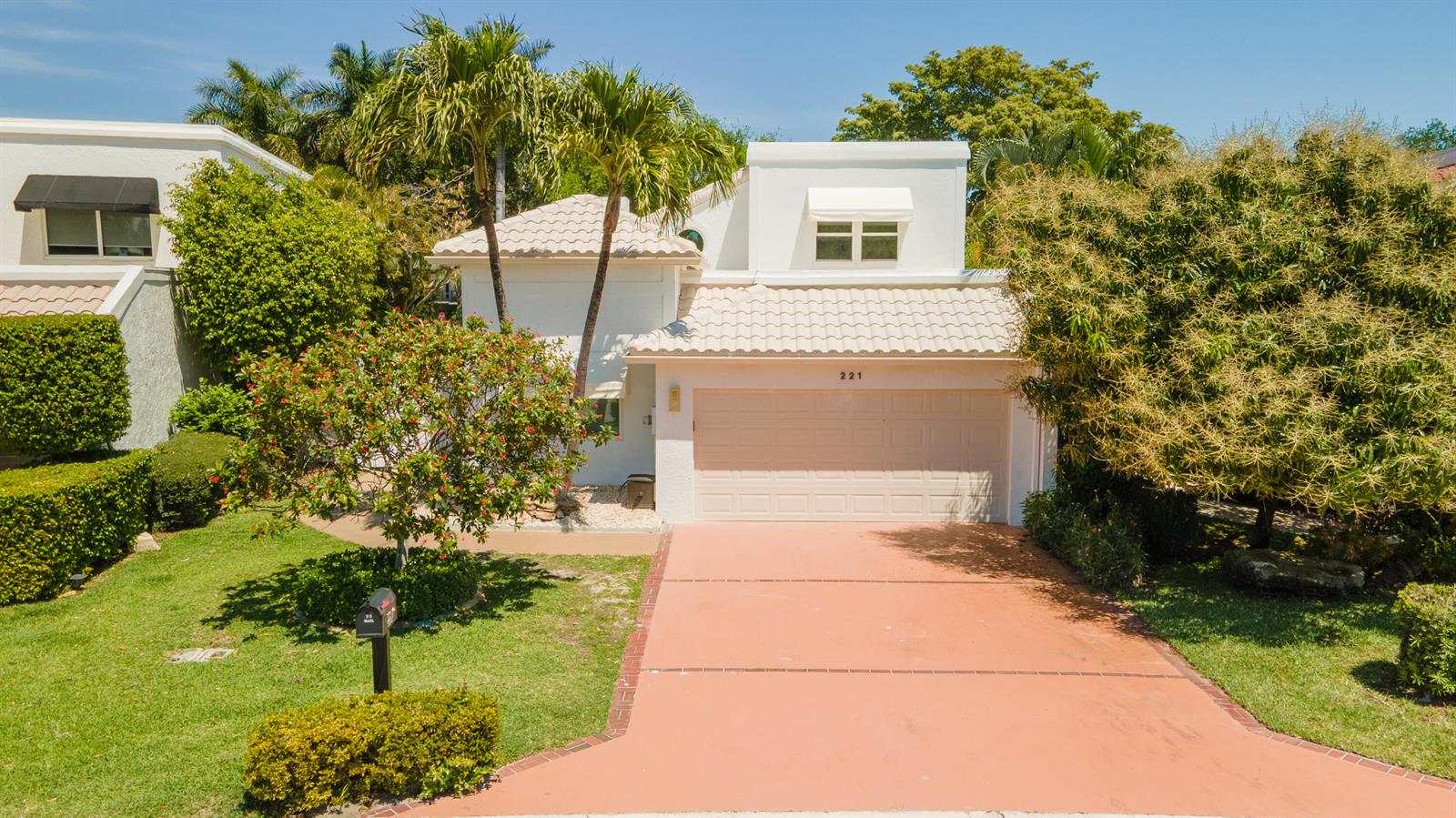 221 Pelican Way, Delray Beach FL 33483