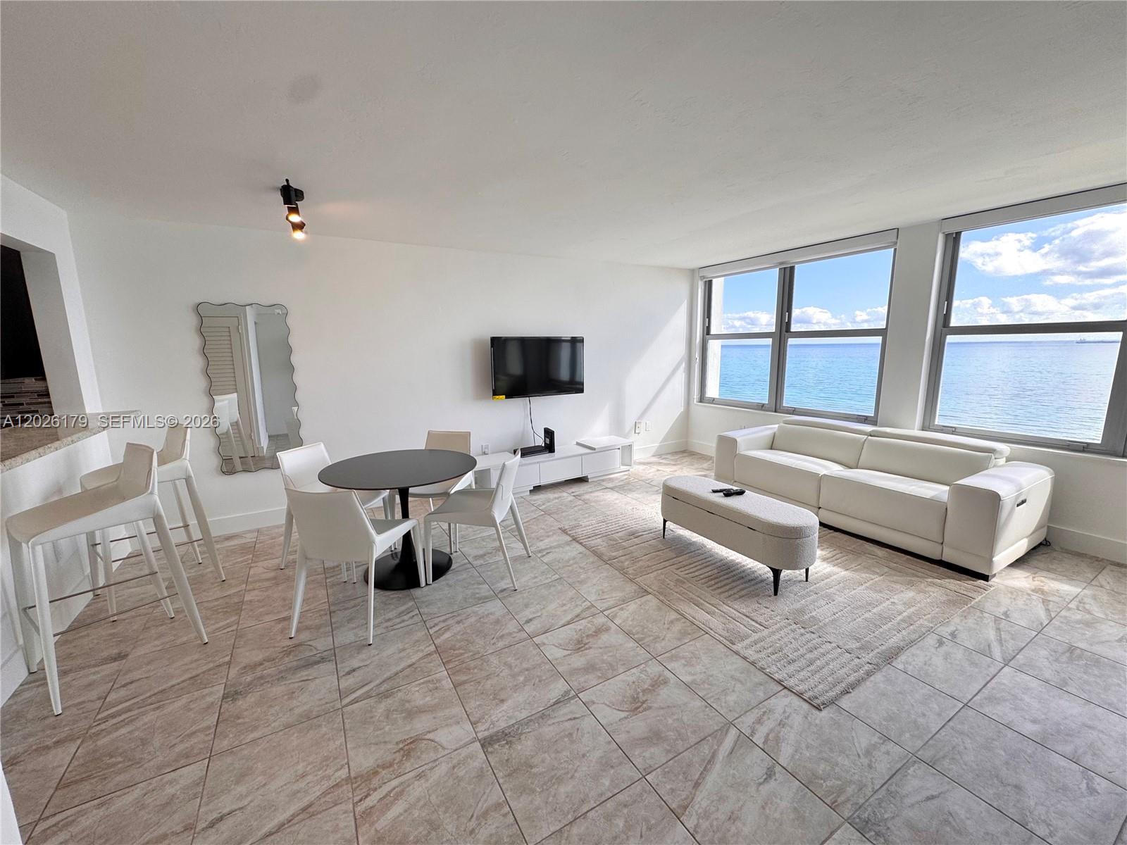2899 Collins Ave # 1433, Miami Beach FL 33140