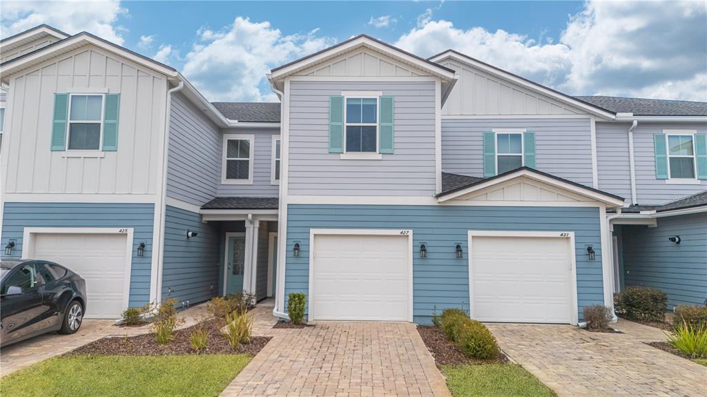427 BRANDON LAKES DRIVE