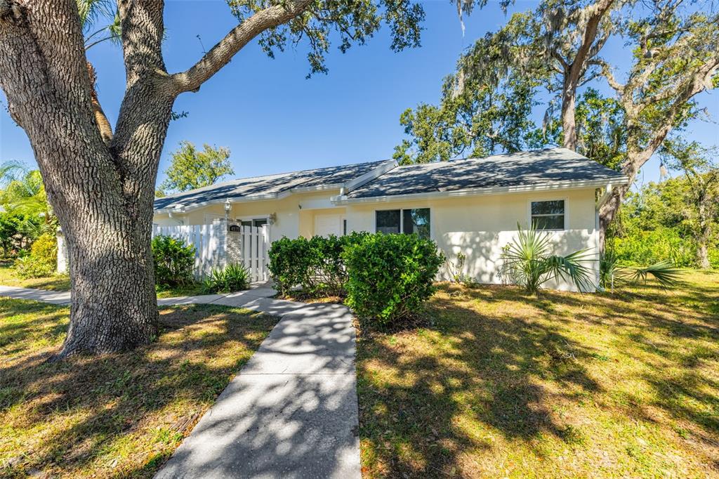 4016 POINCIANA COURT