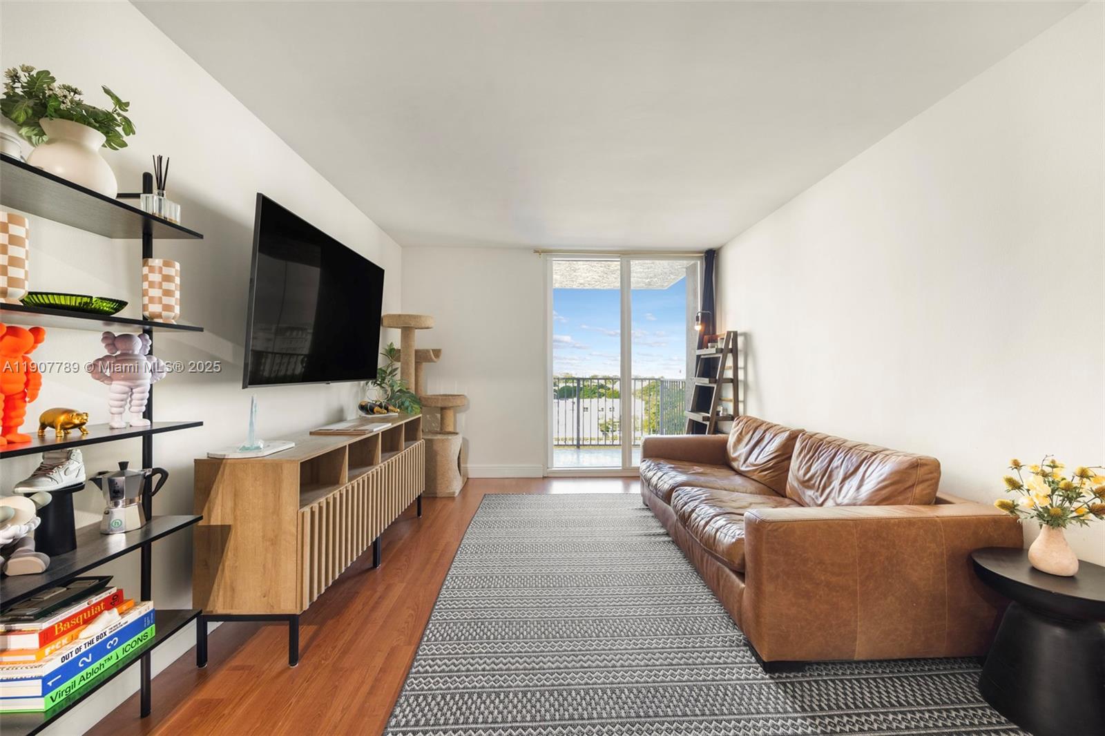 850 N Miami Ave # 906, Miami FL 33136