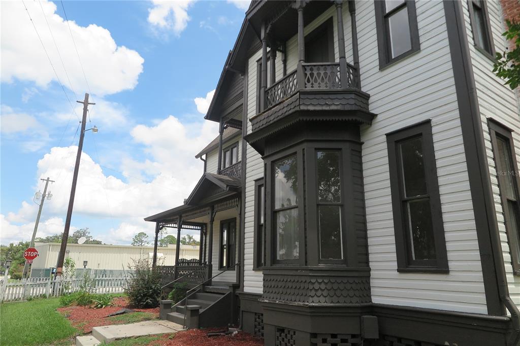 105 SE 1ST AVENUE