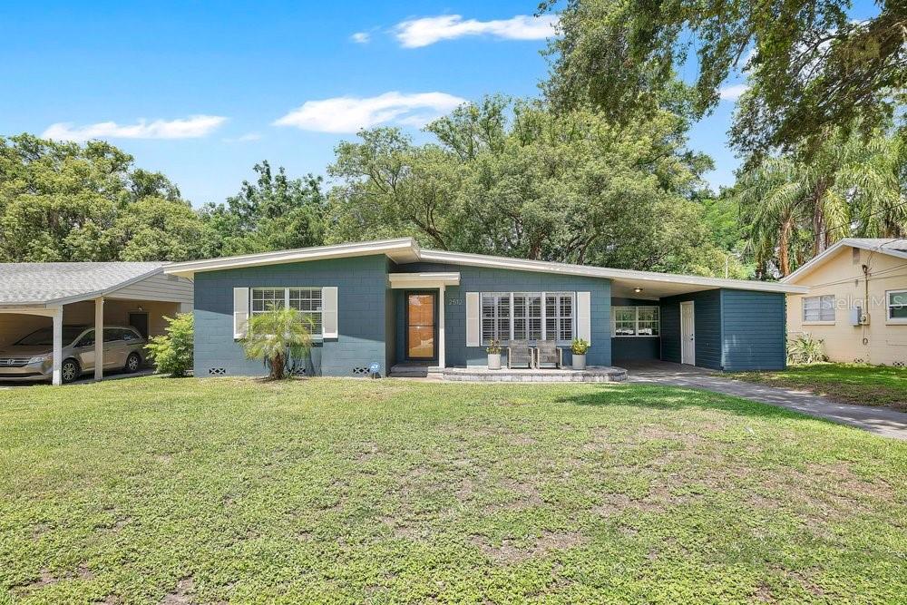2512 LAKE WADE COURT