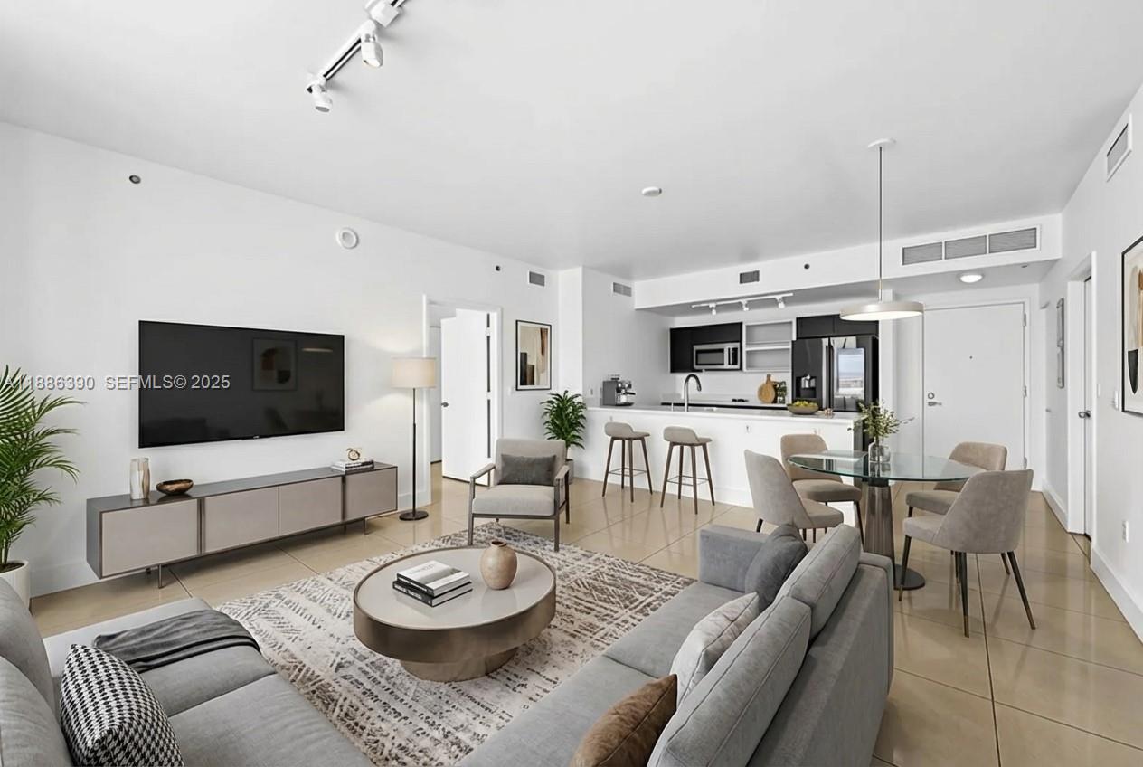 90 SW 3rd St # 3305, Miami FL 33130