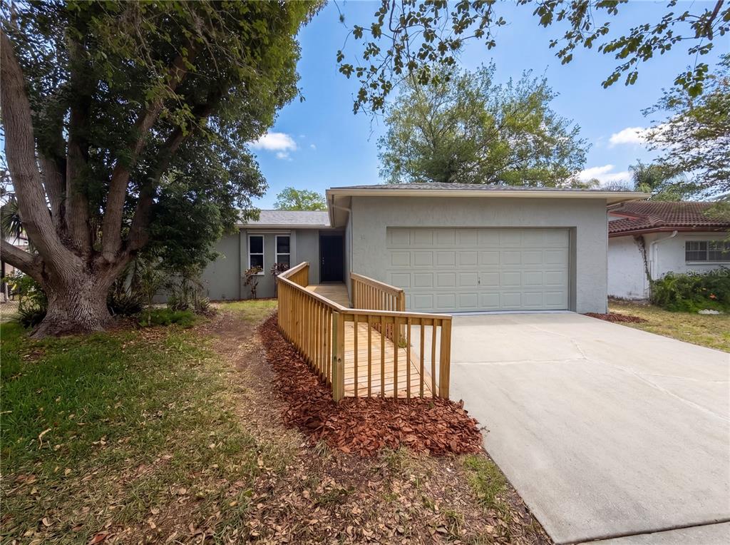 5122 BROOKSIDE LANE