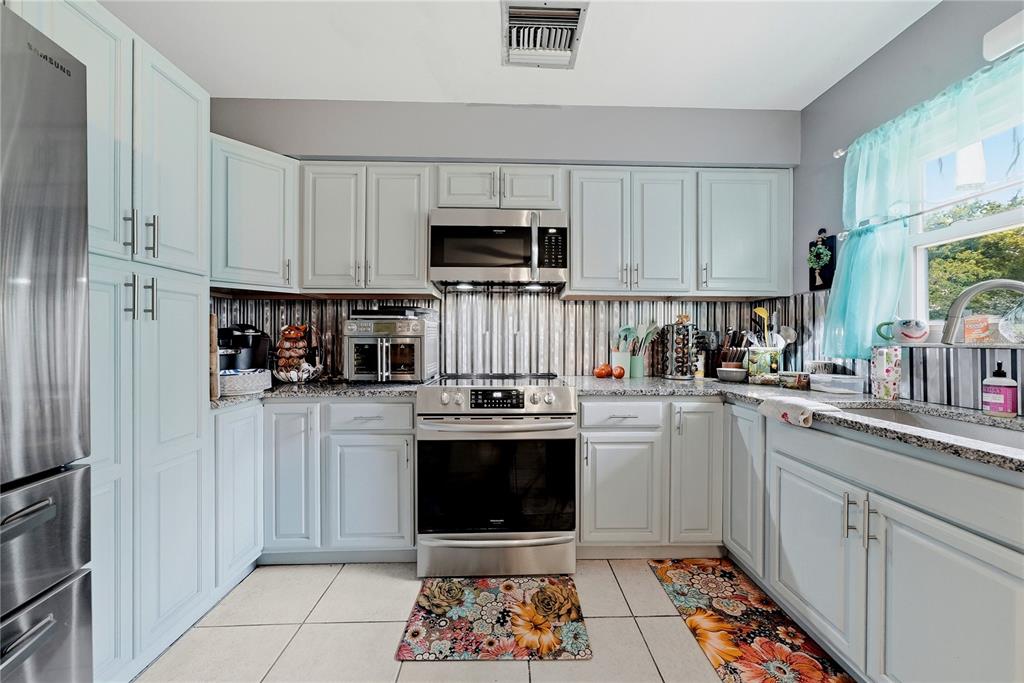 1011 EMERALD DRIVE, BRANDON, FL — photo 4 of 30