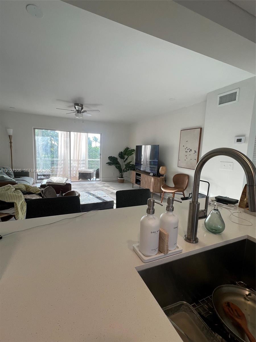 1000 NE 14th Ave # 408, Hallandale Beach FL 33009