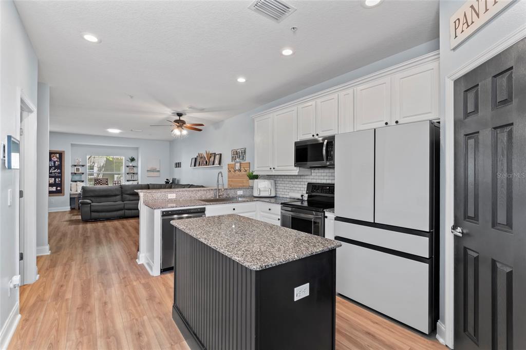 7240 102ND LANE, SEMINOLE, FL — photo 5 of 23