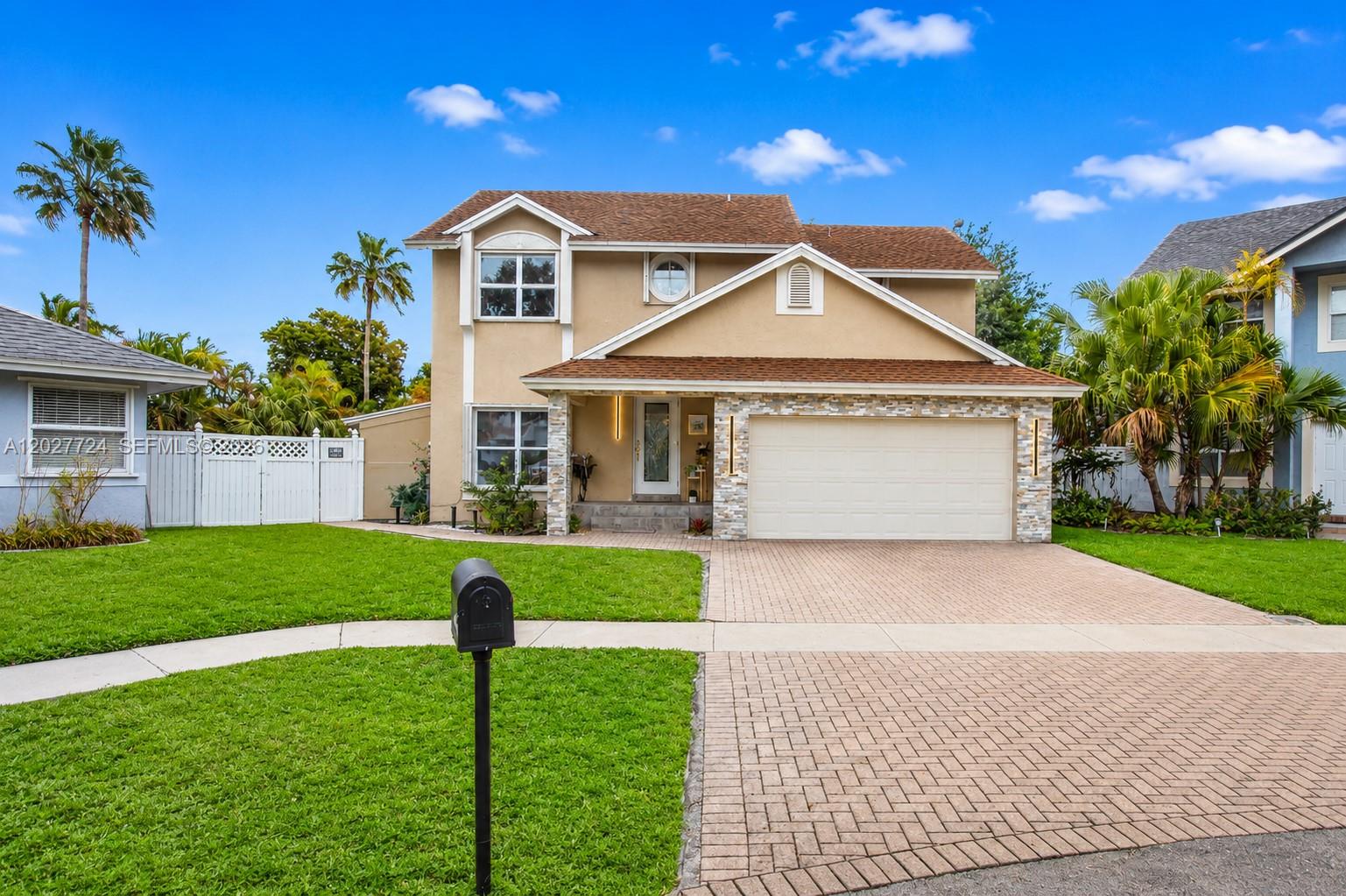 1051 SW 95th Ter, Pembroke Pines FL 33025