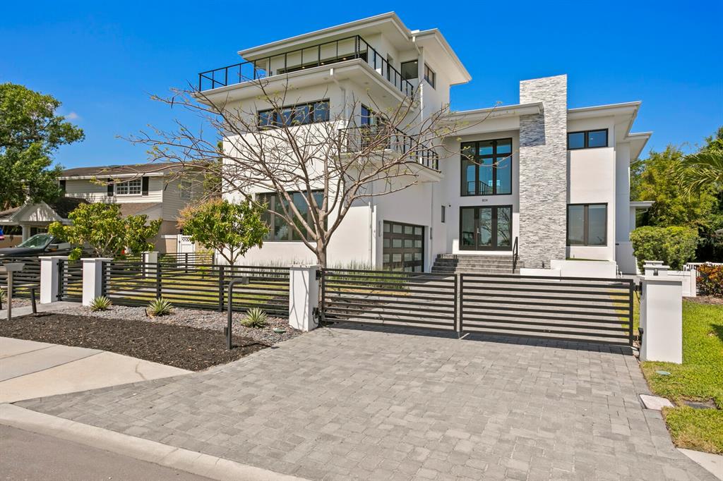 804 S DAVIS BOULEVARD