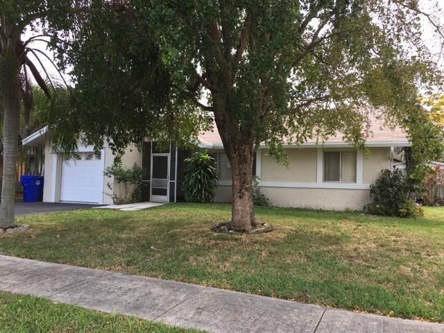 NORTH LAUDERDALE, FL — photo 2 of 10