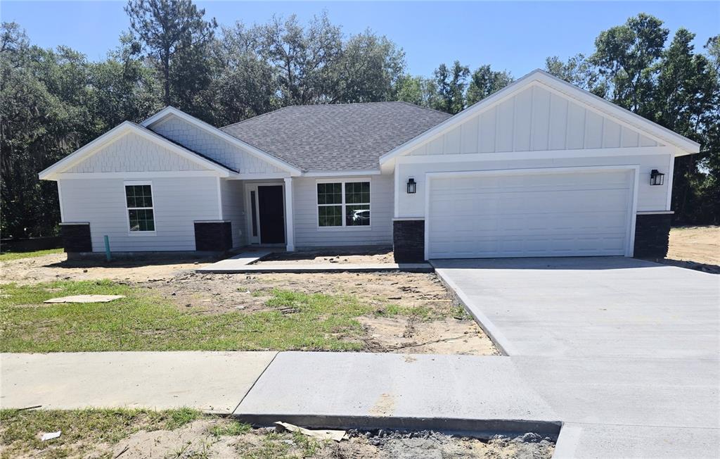 569 SW BELLFLOWER DRIVE